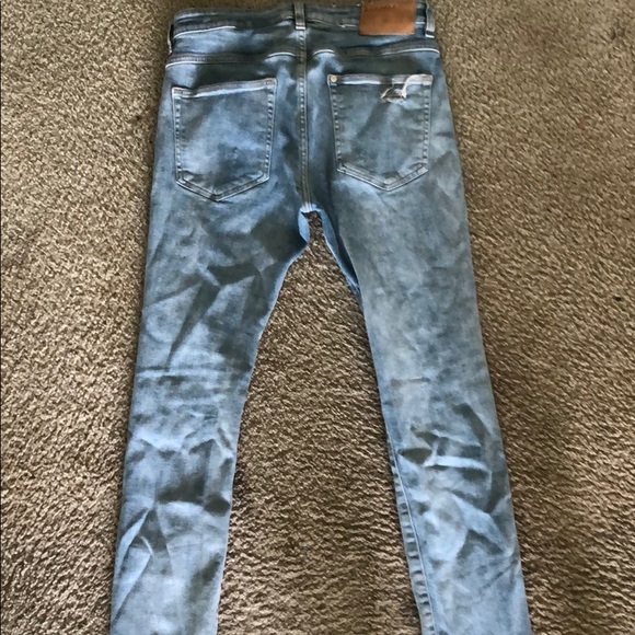 H&M Lightwash Skinny Jeans (Flex) W:31 /L:32 - Picture 3 of 6